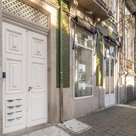 Nomad's Boulevard Bonfim