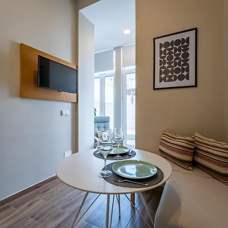 Nomad's Boulevard Flats *